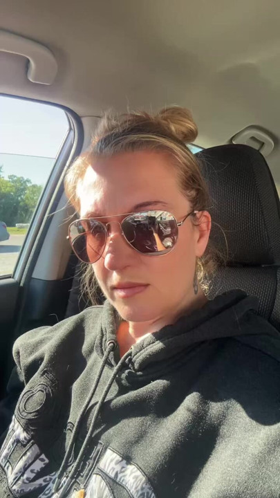 Cute milf wants a cock