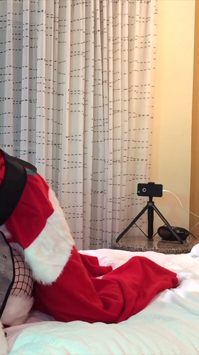 Santa Slaying Sissy