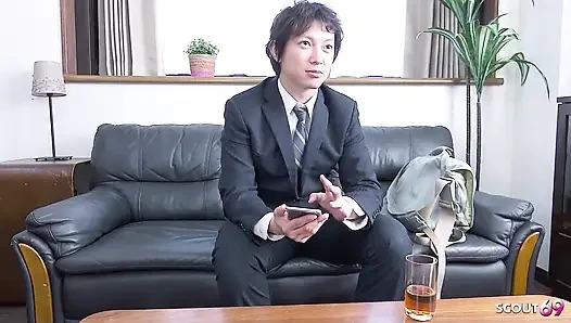 Gadis jepang dengan toket besar ini digodain untuk dientot tanpa sensor sampai dicrot di dalam