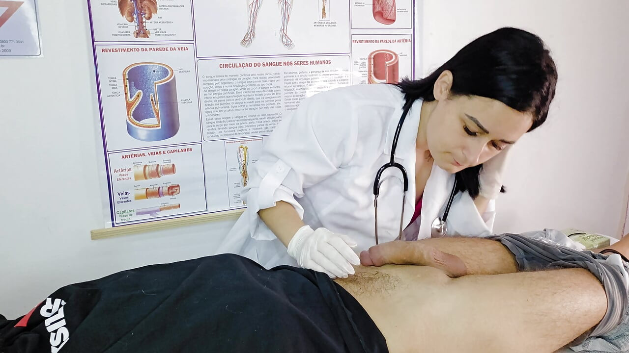 Der Blowjob Einer Echten Krankenschwester, Überrascht Von Der Erektion Des Patienten