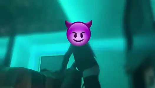 Cewek ini suka banget twerking sebelum dientot