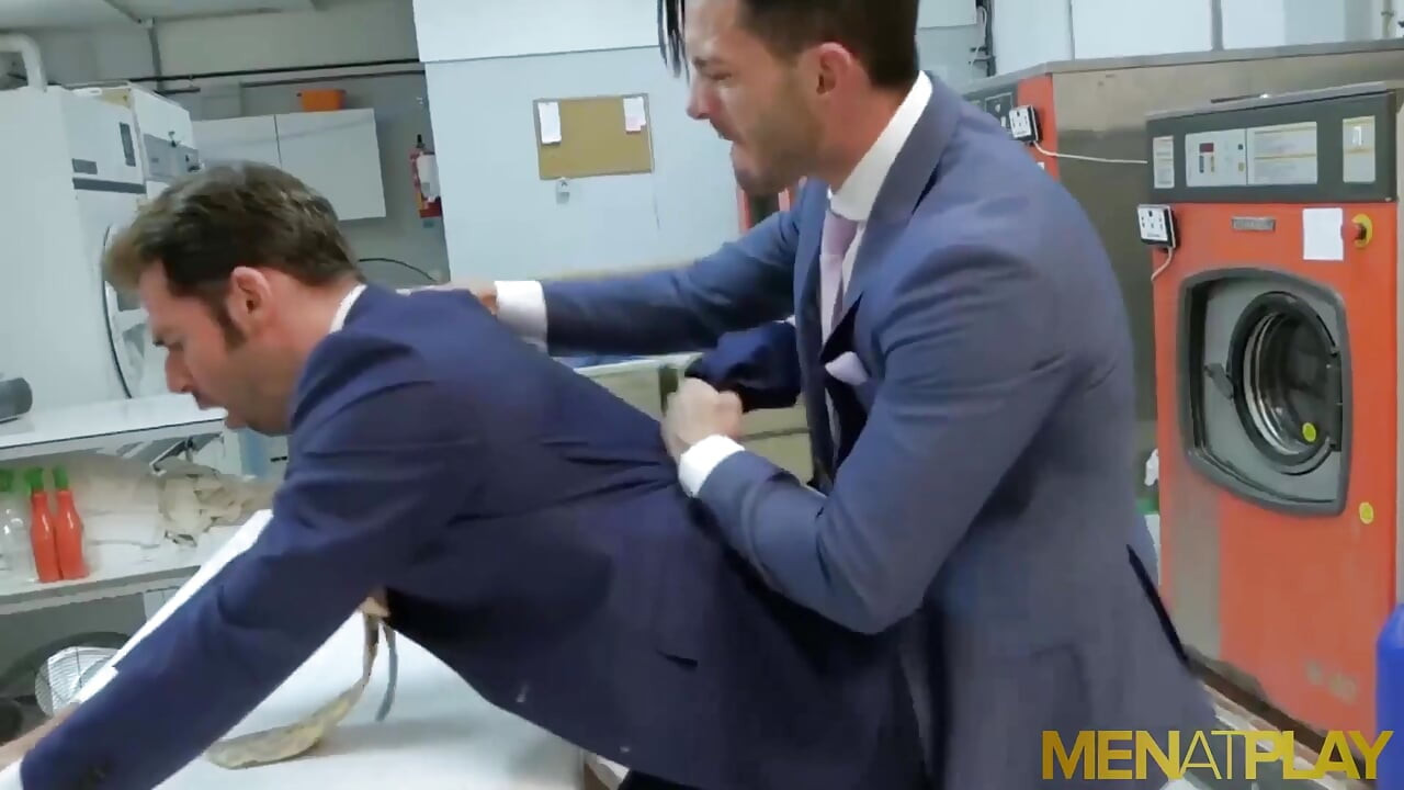MENATPLAY - Hunk Andy Star and Dario Beck ass breed hardcore