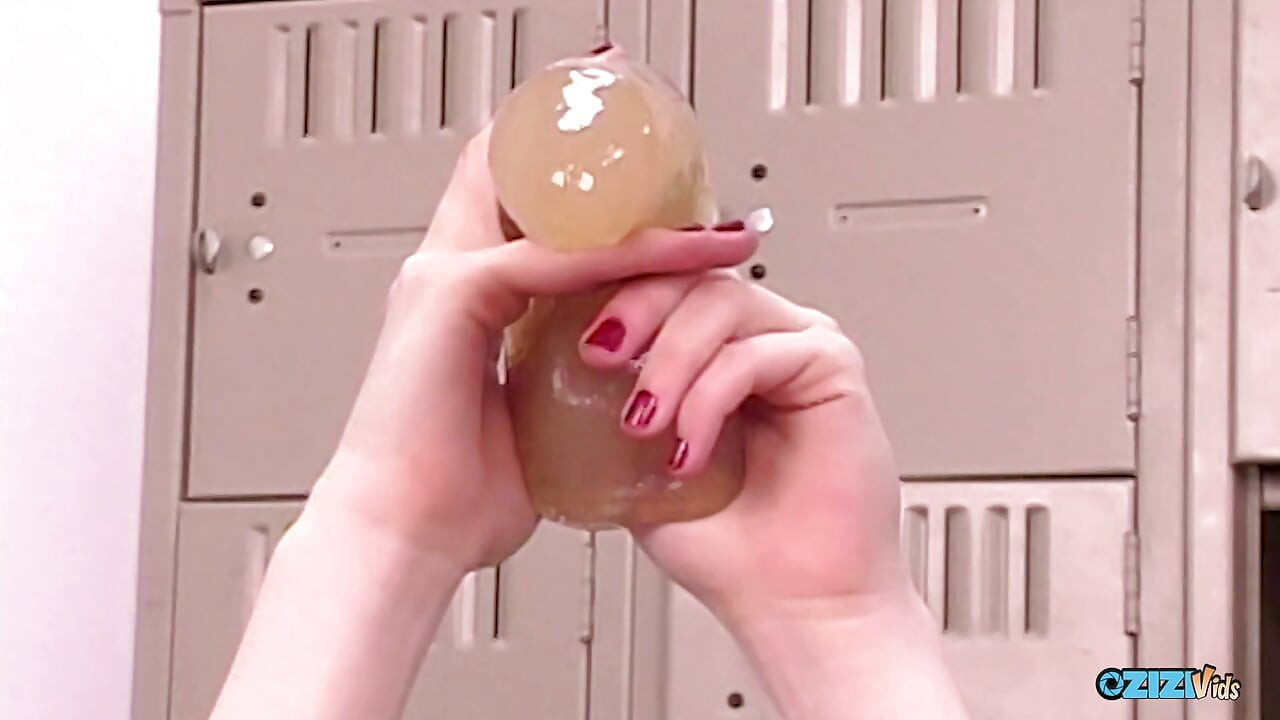 Sexy Solo Workout Routine and Hot Masturbation Session of a Certain Horny Babe