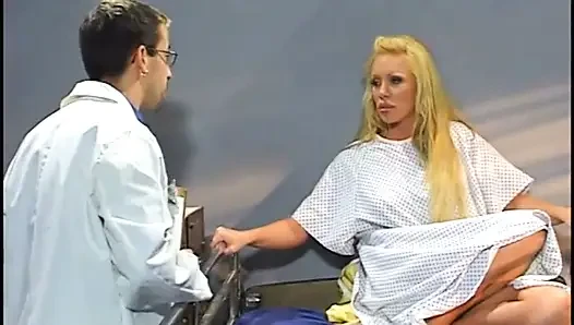 Sağlam mutant mağaradaki güzelliği baştan çıkarıyor