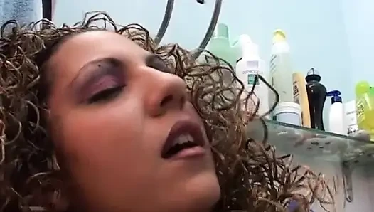 Italian amateur woman fucked in the bathrrom