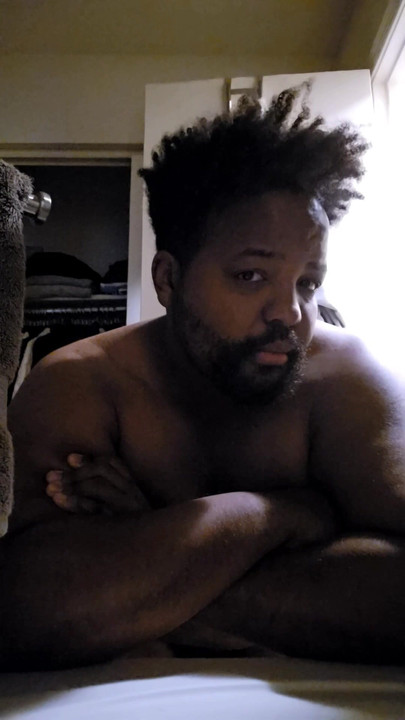 Laisse-moi coquine pendant que je te montre ma bite