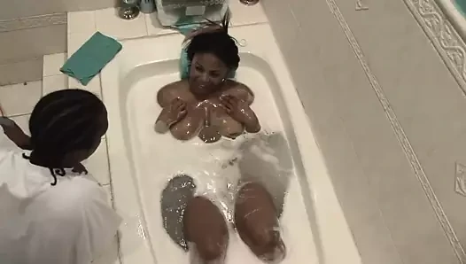 Busty ebony skinned bbw Nikole Richie fucks cock