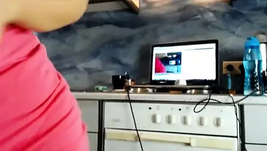 Sexydea canlı web kamerasında götünü teşhir ediyor