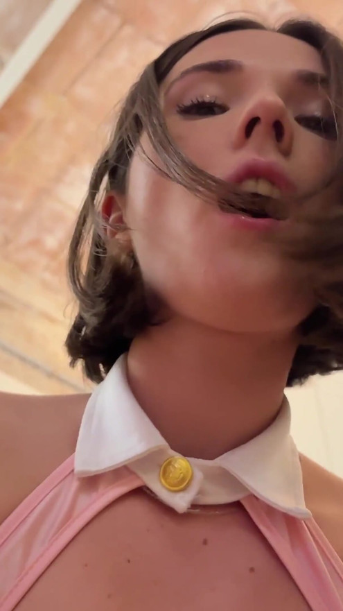 Angelface met enorme borsten geeft me een handjob met mijn borsten en dan neuk ik haar harde POV ewe sweet