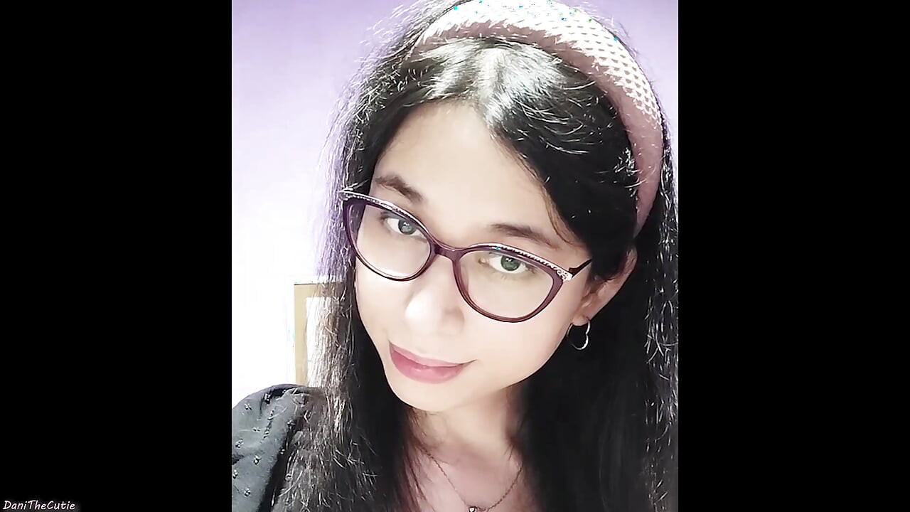 สาวปินอย DaniTheCutie ให้กําลังใจขณะที่คุณใช้เวลาใกล้ชิดกับเธอ