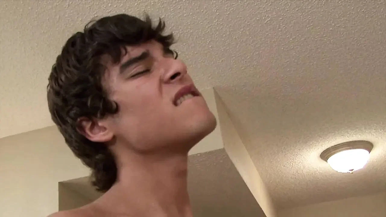 Gay fucked bareback by his strraight friend 22 YO and cum inside his ass