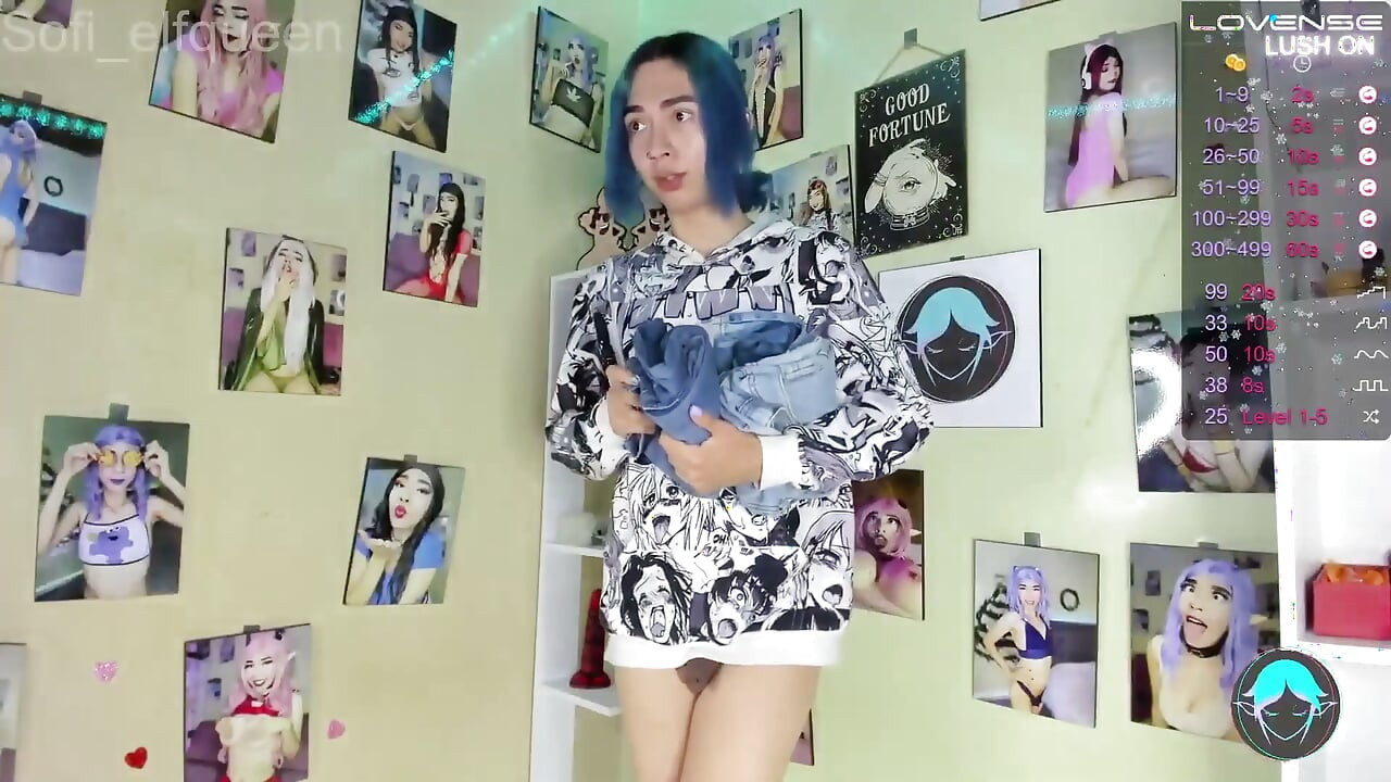 Sissy Erkek En Sevdiği Jean'leri Canlı Yayında Modellik Yapıyor