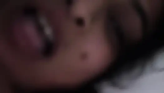 Aku hanya berdandan sedikit... Hanya untuk diriku sendiri... Atau mungkin bagi Anda juga apa yang Anda pikirkan?