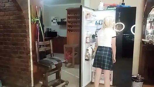 Anal panal buzdolabı sürtük eski kız arkadaşını sikiyor