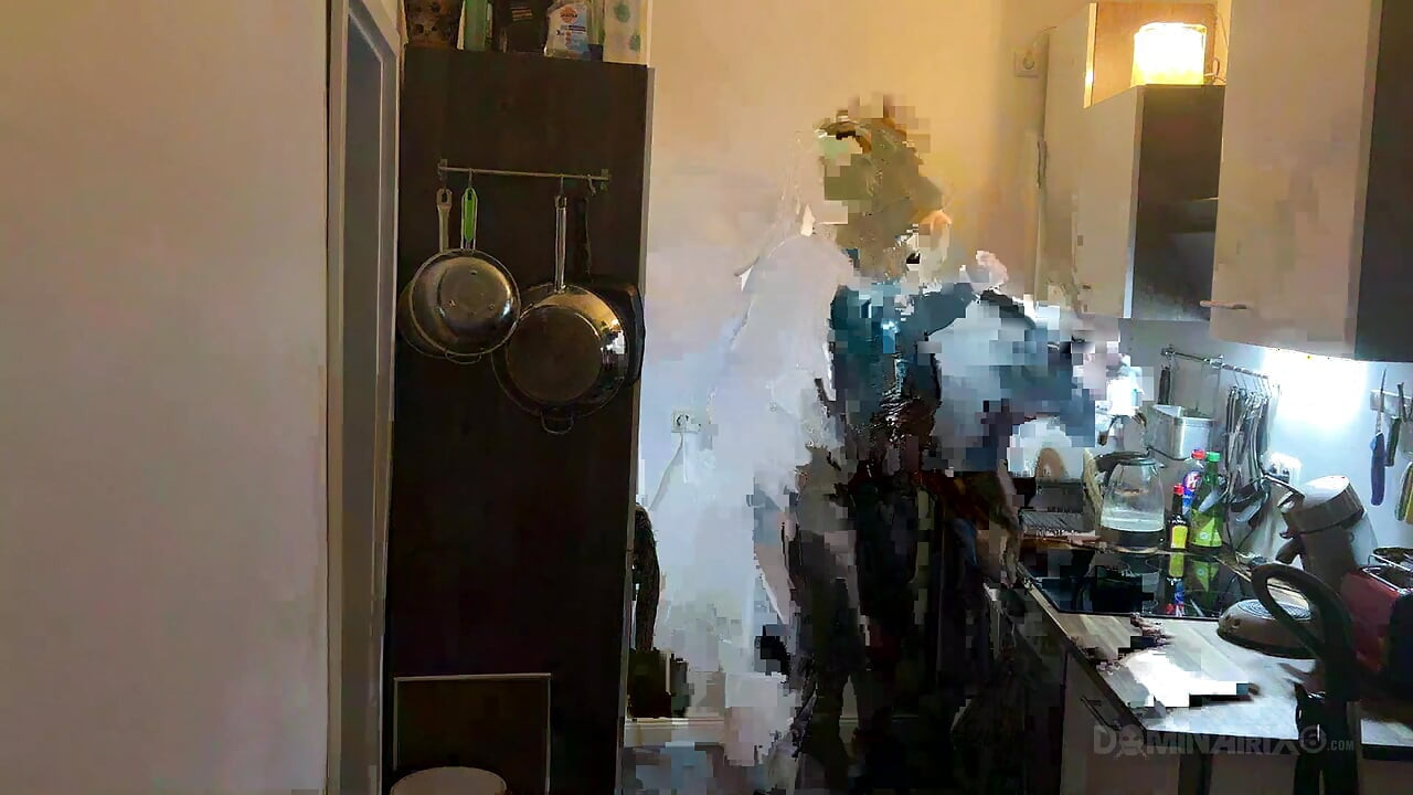 Kuchyňské Fisting Frenzy - zralé děvky roztažené doširoka