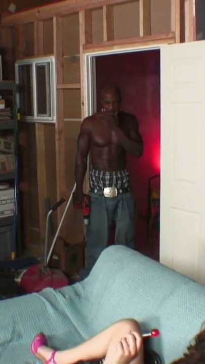 White babe sucks and rides a black cock and gets creamed | Clip 1