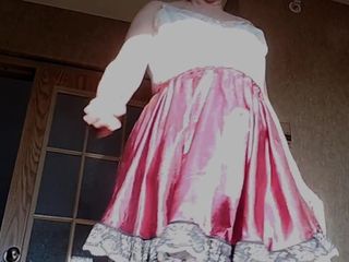 Сіссі Рей у фіолетовому платті Сіссі 2