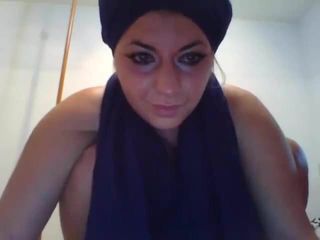 Webcam ragazza araba