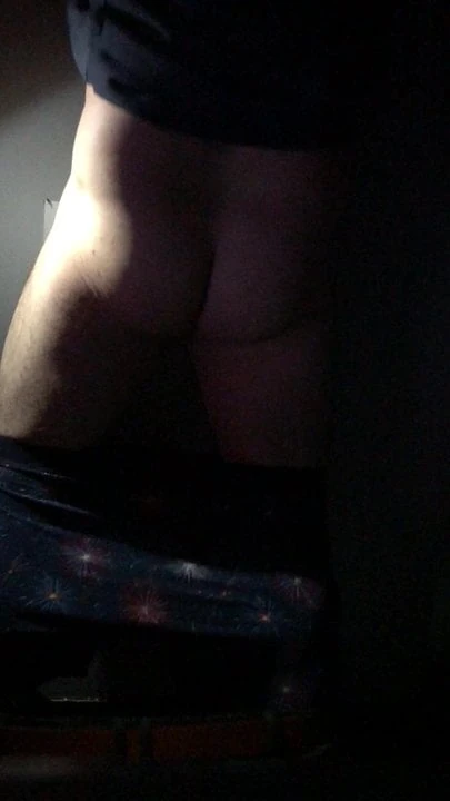 Fucking at the gloryhole