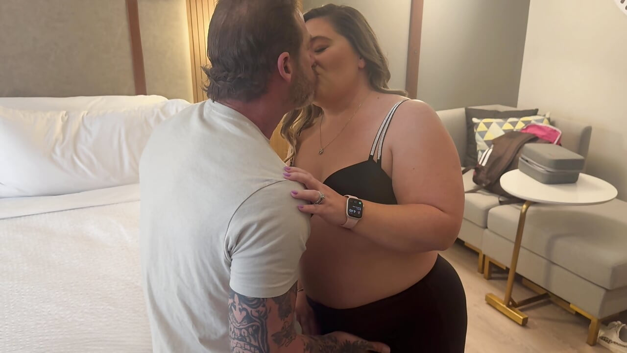 Brock și Aly Sky Hotel Agățare