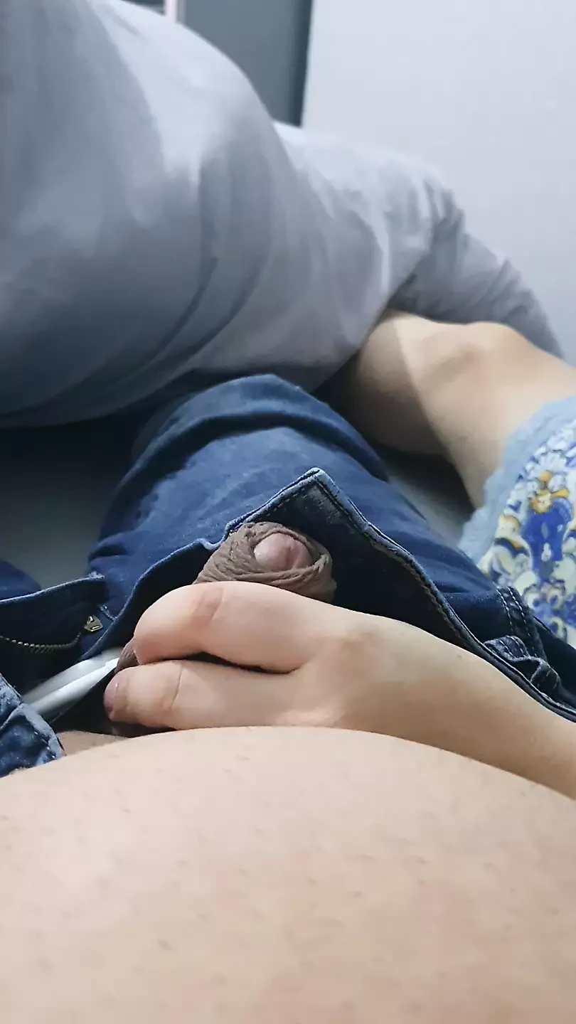 Step mom open Step Son jeans and gave him a handjob