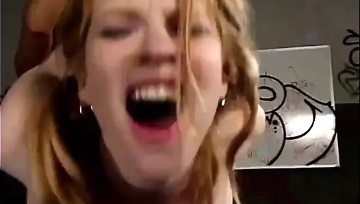 Банан покрытой соком пизды