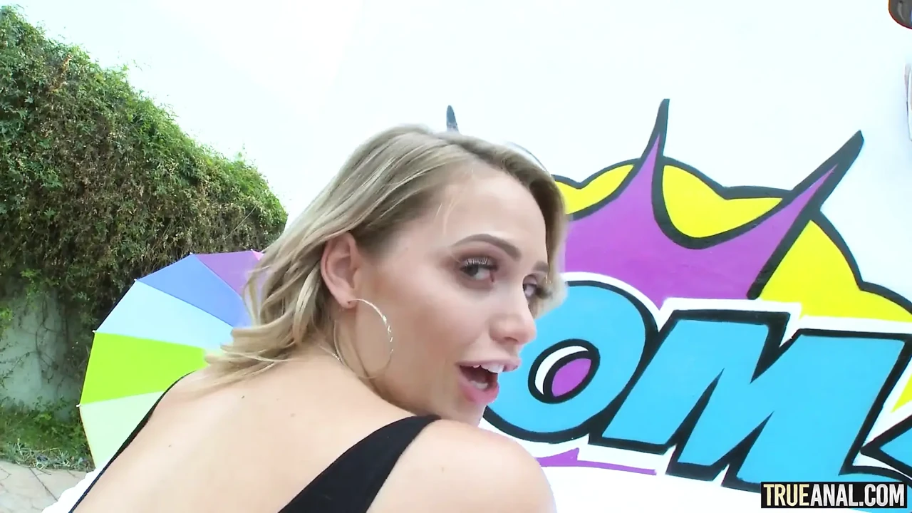 Chơi lỗ hậu có thật - cặp mông căng mọng nước của Mia Malkova được banh rộng ra