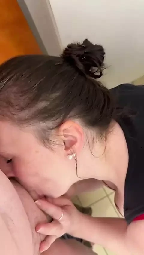 Dirty Deep Thorat on the Toilet and Horny Cum Shot