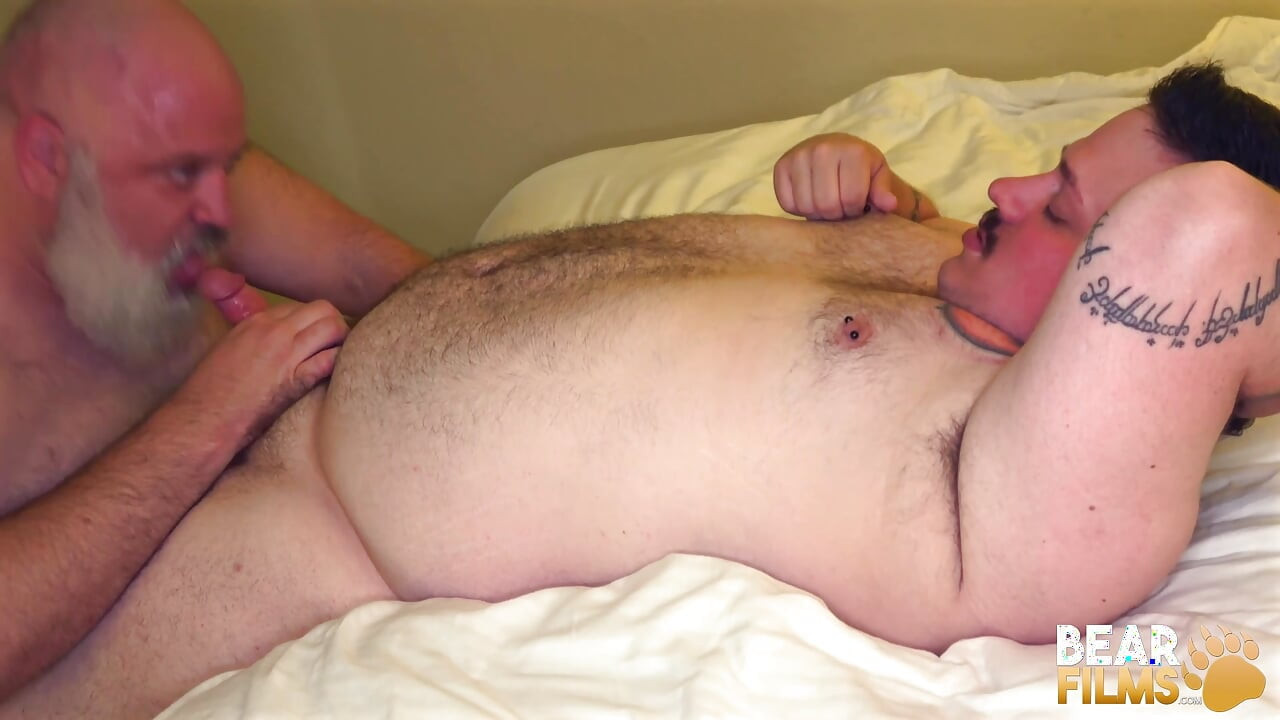 Bearfilms Chubby Bear Cliff Boyd Fucked by Jackson Boyd
