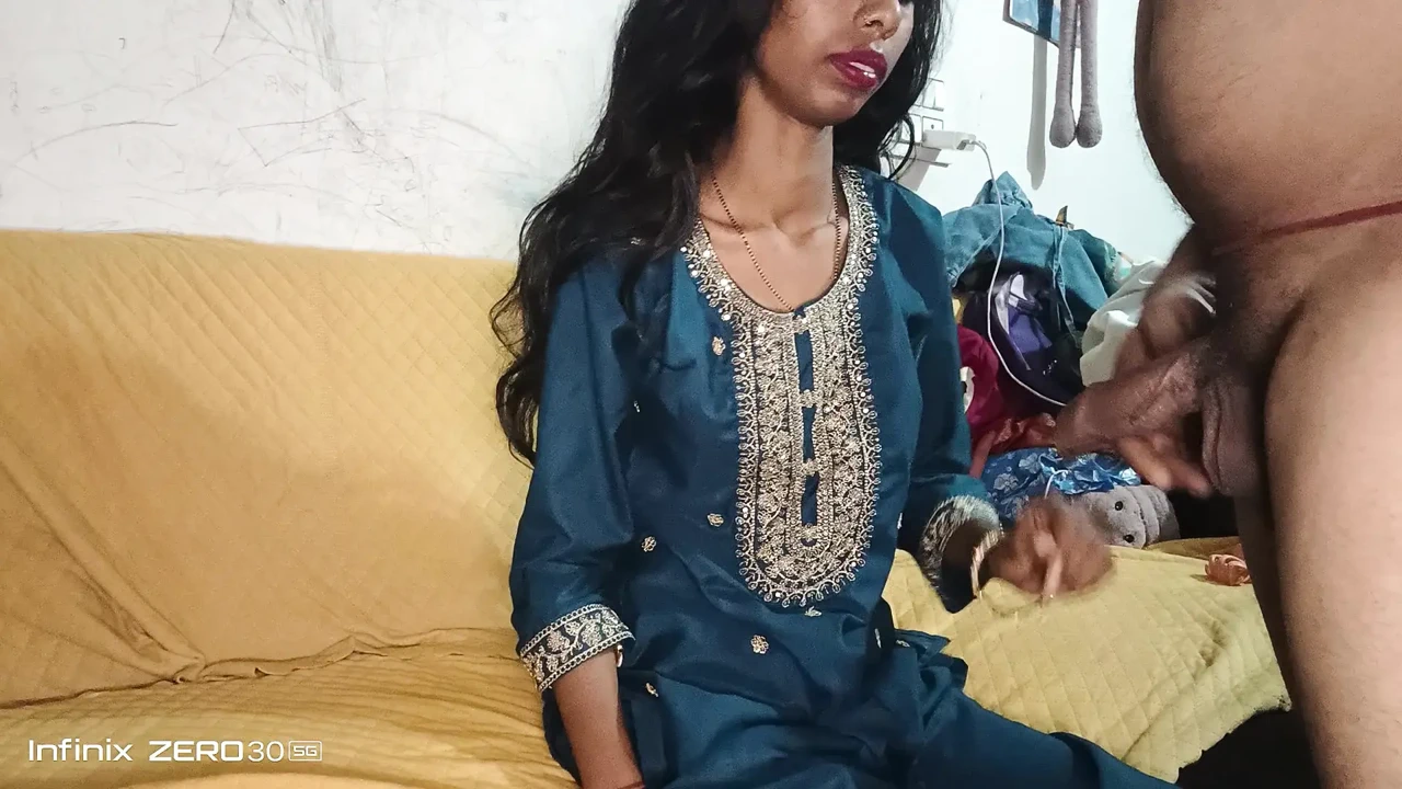 Main apne kamsin byaphrend ko uske sath itni jordar chudaee karne ke lie bulati hoon