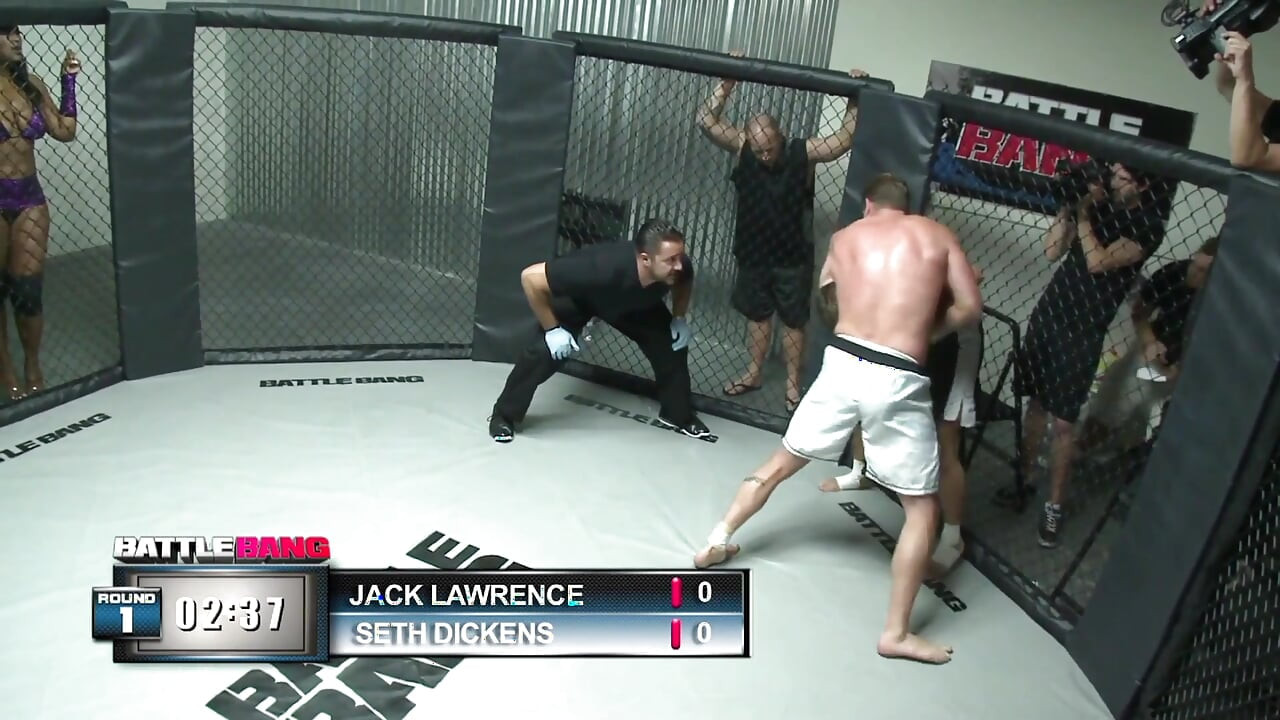 Beautyful juicy hole of girl pulsates wide open for enormous cock stuff it