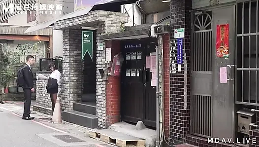 MD-0258 Seorang bawahan slutty yang menyukai tongkat daging footjob