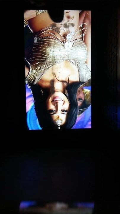 Anushka shetty navel cum