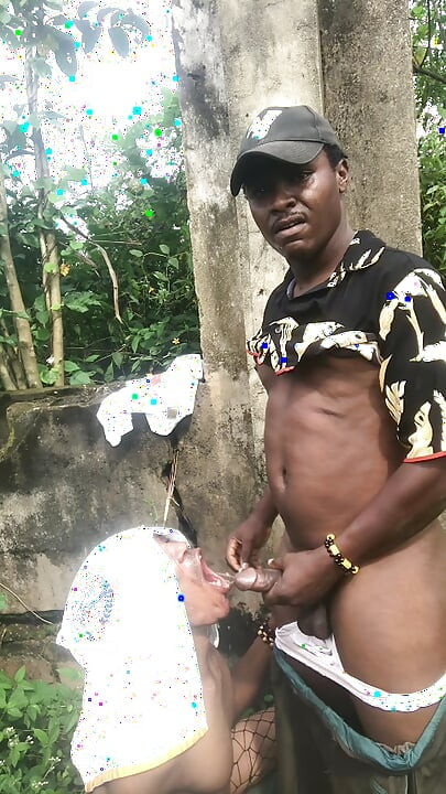 Rough. Sweet Sex Behind an Uncompleted Building and I Piss Into His Mouth