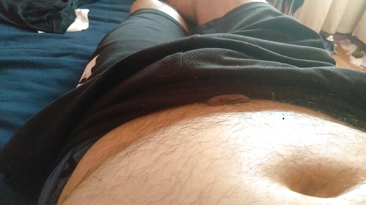 dude does a close-up of his mega dick in bed