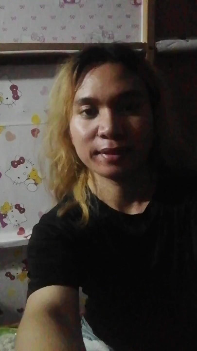 Aqui eu sempre me masturbo dentro do meu quarto
