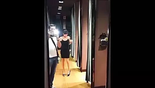 Quick sex in the changing room