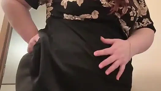 Mengendum dan menggambarkan kentut pantat bau yang intens