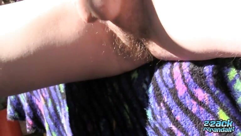 ZackRandall Lucas Daniels kacak menikmati detik solo panas di bawah matahari