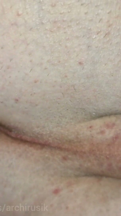 Fontes de porra quente! Um buraco estreito na carga de esperma do papai depois de uma foda quente com fome! | Clipe 1