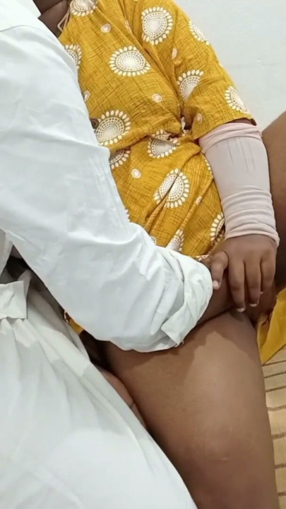 Mere pyare mardana mere pati ka bara bhaee mujhe chidhaata hai aur jordaar choot men viry chudaee ht gandi baat kar raha hoon jo main ht land chusaee de rahi hoon | klip 1