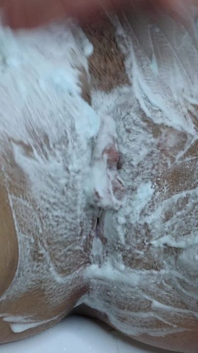 Mencukur strip pendaratan! Memek intim dicukur! Memek berjembut close-up! | Klip 3