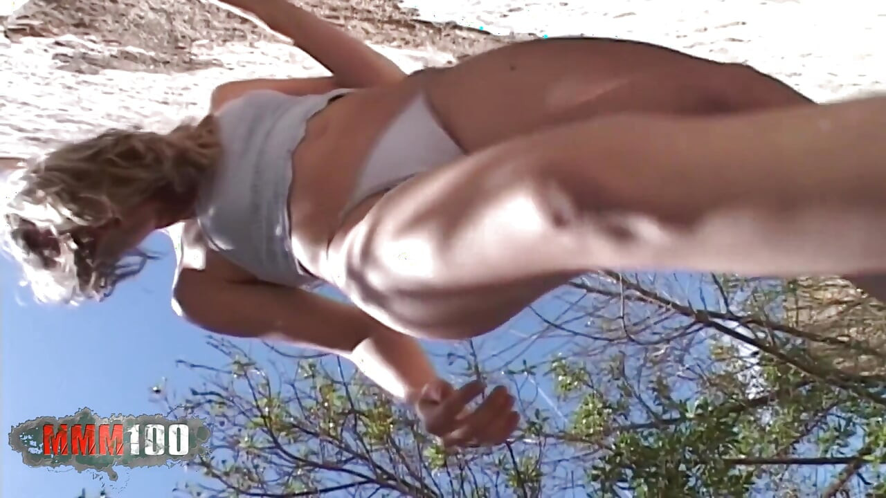 Yaiza Del Mar: Hot Smalltits Babe Stripping in the Farm