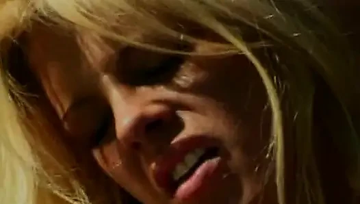 Sexy blonde babe licks the cum off dick after intense outdoor fuck