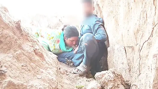 Khule pahadon mein gand Mari bade pahad sex