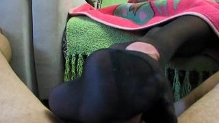 BLACK PANTYHOSE FOOTJOB 2