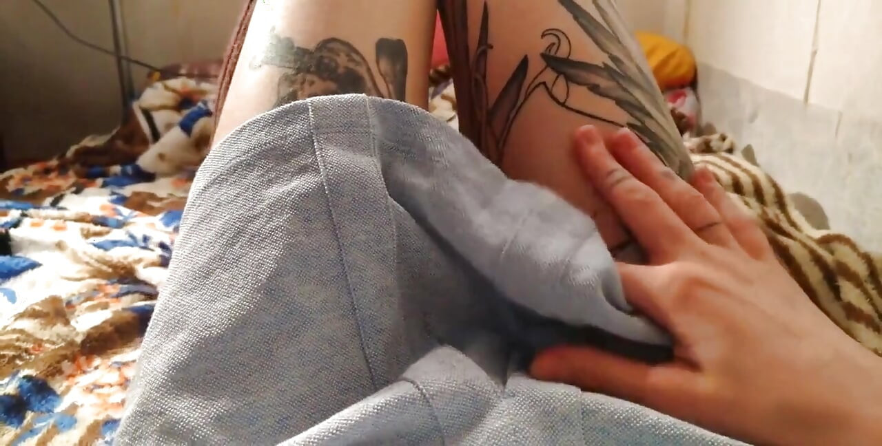 Nateraj moju pičku da se trese i svrši