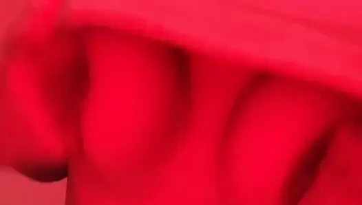 Heiße zierliche göttin mit frontansicht, tanzsession, die sie nicht vergessen werden
