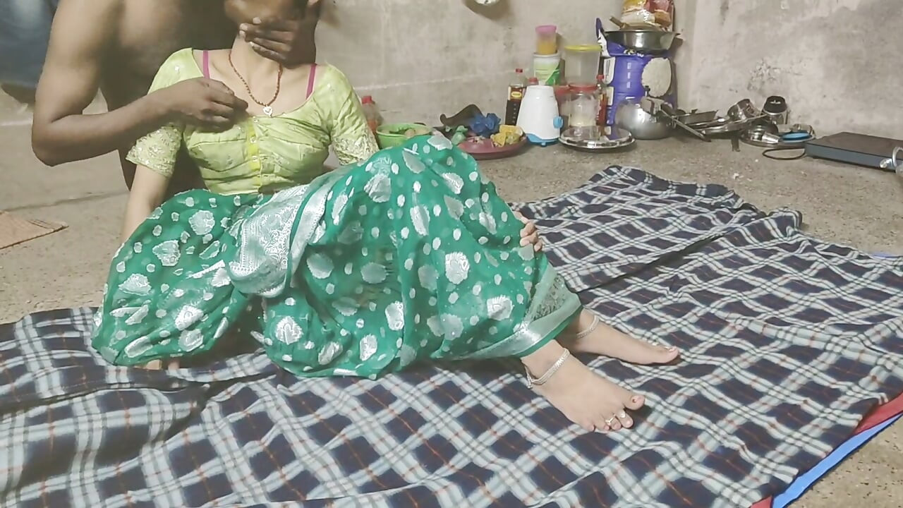 Randi bhabhi chudwane ke liye Bechain thi night sex hindi