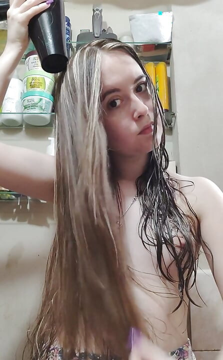 אני מייבש את השיער